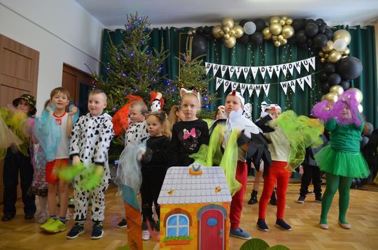 Dzień Babci i Dziadka w Centrum Społeczno-Kulturalnym w Gorzkowie [GALERIA ZDJĘĆ]