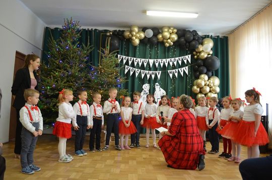 Dzień Babci i Dziadka w Centrum Społeczno-Kulturalnym w Gorzkowie [GALERIA ZDJĘĆ]