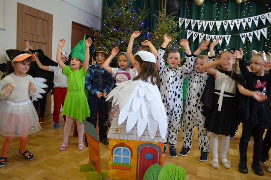 Dzień Babci i Dziadka w Centrum Społeczno-Kulturalnym w Gorzkowie [GALERIA ZDJĘĆ]