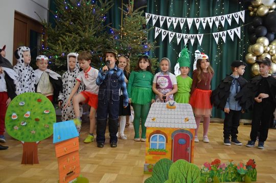 Dzień Babci i Dziadka w Centrum Społeczno-Kulturalnym w Gorzkowie [GALERIA ZDJĘĆ]