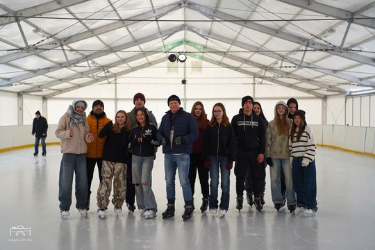 Młodzieżowa integracja na lodzie w Krasnymstawie [GALERIA ZDJĘĆ] 
