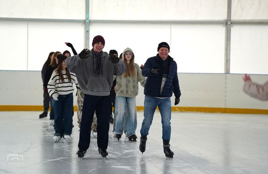 Młodzieżowa integracja na lodzie w Krasnymstawie [GALERIA ZDJĘĆ] 