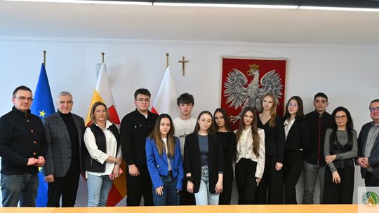 Pow. krasnostawski. Młodzieżowi radni podsumowali rok i wyznaczyli kierunki działań na 2026 [GALERIA ZDJĘĆ]