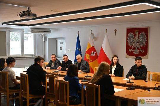 Pow. krasnostawski. Młodzieżowi radni podsumowali rok i wyznaczyli kierunki działań na 2026 [GALERIA ZDJĘĆ] 