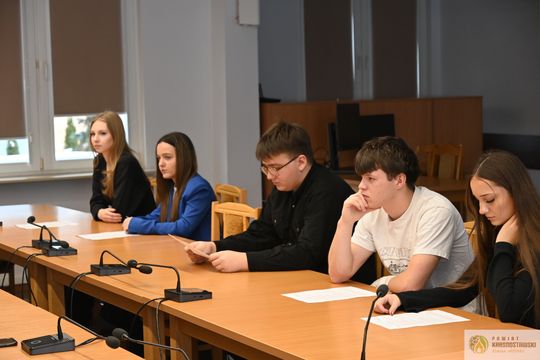 Pow. krasnostawski. Młodzieżowi radni podsumowali rok i wyznaczyli kierunki działań na 2026 [GALERIA ZDJĘĆ] 