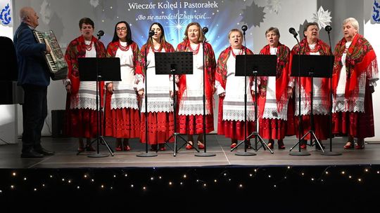 V Noworoczny Wieczór Kolęd i Pastorałek w GOK w Pawłowie "Bo się narodził Zbawiciel" [GALERIA ZDJĘĆ]