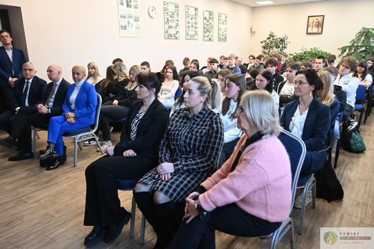 Pow. krasnostawski. Wizyta wiceminister edukacji w ZS Nr 2 im. B. Głowackiego [GALERIA ZDJĘĆ] 