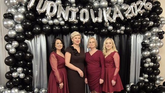 Studniówka uczniów z Zespołu Szkół Centrum Kształcenia Rolniczego w Okszowie 2026 [GALERIA ZDJĘĆ]