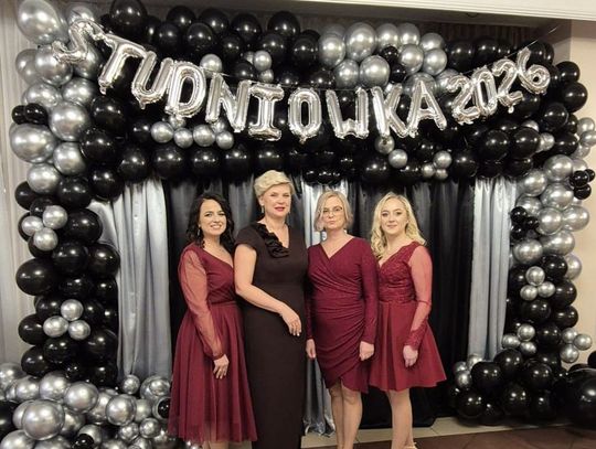 Studniówka uczniów z Zespołu Szkół Centrum Kształcenia Rolniczego w Okszowie 2026 [GALERIA ZDJĘĆ]