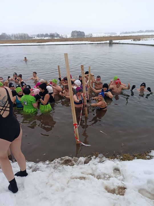 Krasnystaw. Pogoda sprzyja, więc morsy morsują! [GALERIA ZDJĘĆ] 