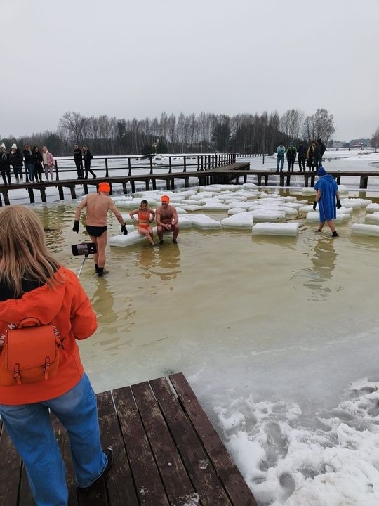 Krasnystaw. Pogoda sprzyja, więc morsy morsują! [GALERIA ZDJĘĆ] 