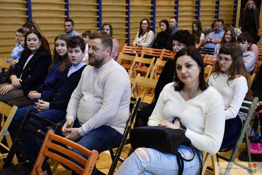 W Krasnymstawie uhonorowano uczniów, którzy wyróżnili się w nauce, sporcie i działalności artystycznej. W dniach 11 i 12 lutego w miejskich szkołach podstawowych odbyły się uroczystości wręczenia Stypendiów Dyrektora za pierwsze półrocze roku szkolnego 2025/2026.