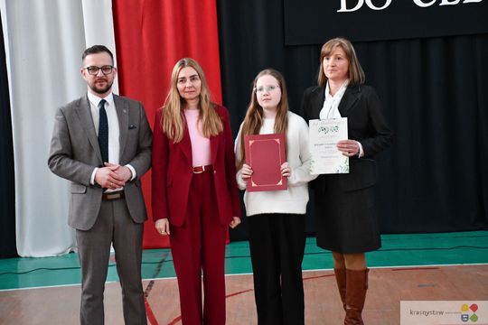 W Krasnymstawie uhonorowano uczniów, którzy wyróżnili się w nauce, sporcie i działalności artystycznej. W dniach 11 i 12 lutego w miejskich szkołach podstawowych odbyły się uroczystości wręczenia Stypendiów Dyrektora za pierwsze półrocze roku szkolnego 2025/2026.