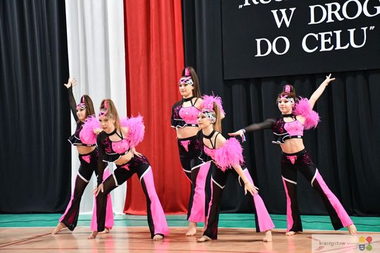 W Krasnymstawie uhonorowano uczniów, którzy wyróżnili się w nauce, sporcie i działalności artystycznej. W dniach 11 i 12 lutego w miejskich szkołach podstawowych odbyły się uroczystości wręczenia Stypendiów Dyrektora za pierwsze półrocze roku szkolnego 2025/2026.