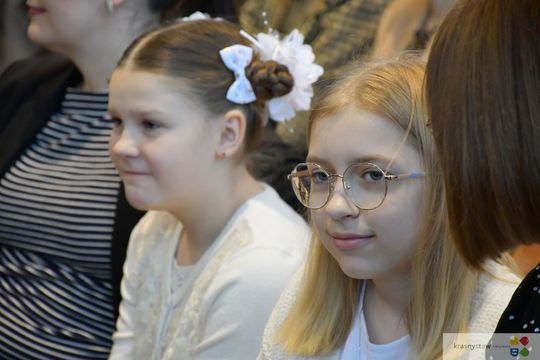 W Krasnymstawie uhonorowano uczniów, którzy wyróżnili się w nauce, sporcie i działalności artystycznej. W dniach 11 i 12 lutego w miejskich szkołach podstawowych odbyły się uroczystości wręczenia Stypendiów Dyrektora za pierwsze półrocze roku szkolnego 2025/2026.