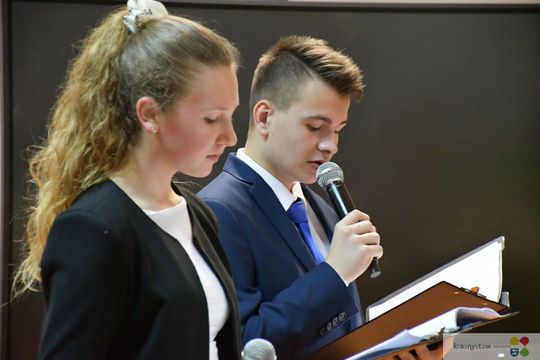 W Krasnymstawie uhonorowano uczniów, którzy wyróżnili się w nauce, sporcie i działalności artystycznej. W dniach 11 i 12 lutego w miejskich szkołach podstawowych odbyły się uroczystości wręczenia Stypendiów Dyrektora za pierwsze półrocze roku szkolnego 2025/2026.