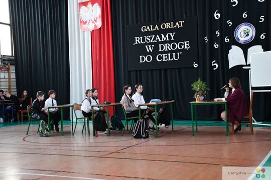 W Krasnymstawie uhonorowano uczniów, którzy wyróżnili się w nauce, sporcie i działalności artystycznej. W dniach 11 i 12 lutego w miejskich szkołach podstawowych odbyły się uroczystości wręczenia Stypendiów Dyrektora za pierwsze półrocze roku szkolnego 2025/2026.