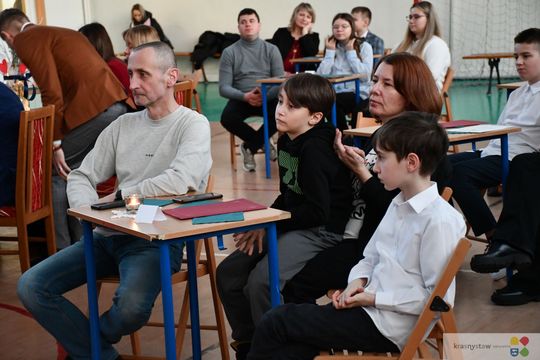 W Krasnymstawie uhonorowano uczniów, którzy wyróżnili się w nauce, sporcie i działalności artystycznej. W dniach 11 i 12 lutego w miejskich szkołach podstawowych odbyły się uroczystości wręczenia Stypendiów Dyrektora za pierwsze półrocze roku szkolnego 2025/2026.