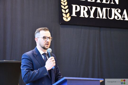 W Krasnymstawie uhonorowano uczniów, którzy wyróżnili się w nauce, sporcie i działalności artystycznej. W dniach 11 i 12 lutego w miejskich szkołach podstawowych odbyły się uroczystości wręczenia Stypendiów Dyrektora za pierwsze półrocze roku szkolnego 2025/2026.