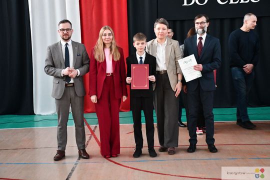 W Krasnymstawie uhonorowano uczniów, którzy wyróżnili się w nauce, sporcie i działalności artystycznej. W dniach 11 i 12 lutego w miejskich szkołach podstawowych odbyły się uroczystości wręczenia Stypendiów Dyrektora za pierwsze półrocze roku szkolnego 2025/2026.