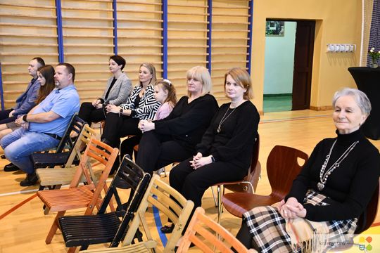 W Krasnymstawie uhonorowano uczniów, którzy wyróżnili się w nauce, sporcie i działalności artystycznej. W dniach 11 i 12 lutego w miejskich szkołach podstawowych odbyły się uroczystości wręczenia Stypendiów Dyrektora za pierwsze półrocze roku szkolnego 2025/2026.