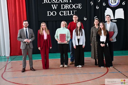 W Krasnymstawie uhonorowano uczniów, którzy wyróżnili się w nauce, sporcie i działalności artystycznej. W dniach 11 i 12 lutego w miejskich szkołach podstawowych odbyły się uroczystości wręczenia Stypendiów Dyrektora za pierwsze półrocze roku szkolnego 2025/2026.