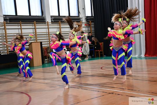 W Krasnymstawie uhonorowano uczniów, którzy wyróżnili się w nauce, sporcie i działalności artystycznej. W dniach 11 i 12 lutego w miejskich szkołach podstawowych odbyły się uroczystości wręczenia Stypendiów Dyrektora za pierwsze półrocze roku szkolnego 2025/2026.