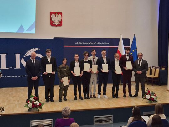 Najlepsi uczniowie powiatu krasnostawskiego z prestiżowymi stypendiami [GALERIA ZDJĘĆ] 