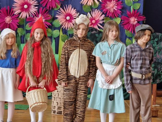 IV edycja Powiatowego Konkursu "Inscenizujemy Bajki Adama Mickiewicza" w ZSz-P nr 3 w Chełmie [GALERIA ZDJĘĆ]