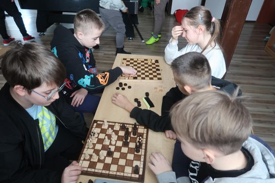 Gm. Krasnystaw. Zima bez nudy – ferie z pasją i sportem w Małochwieju Dużym [GALERIA ZDJĘĆ]