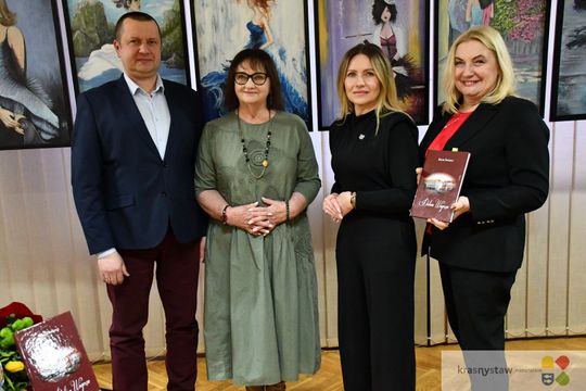 Krasnystaw. Sztuka zakorzeniona w regionie – spotkanie z Marią Świszcz [GALERIA ZDJĘĆ]