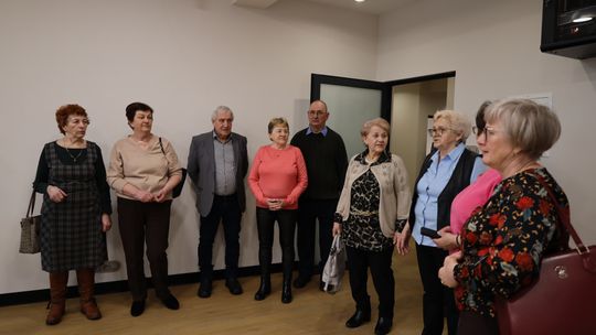 Spotkanie z seniorami w Leśniowicach. Mieli okazję zwiedzić Centrum Kultury [GALERIA ZDJĘĆ]