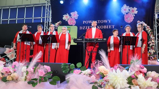 Powiat chełmski. Powiatowy Dzień Kobiet z gwiazdami - Rui Carlos Ferreira ex Bad Boys Blue i Yaroo cz. III [GALERIA ZDJĘĆ]