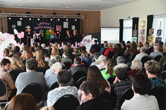 Gminny Dzień Kobiet w Kraśniczynie [GALERIA ZDJĘĆ] 