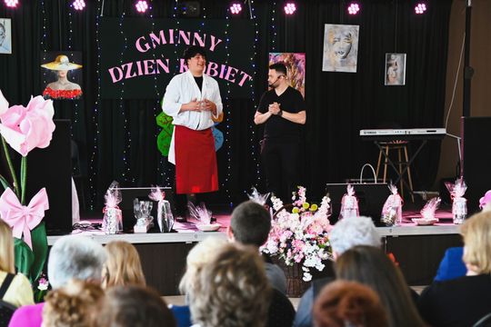 Gminny Dzień Kobiet w Kraśniczynie [GALERIA ZDJĘĆ] 