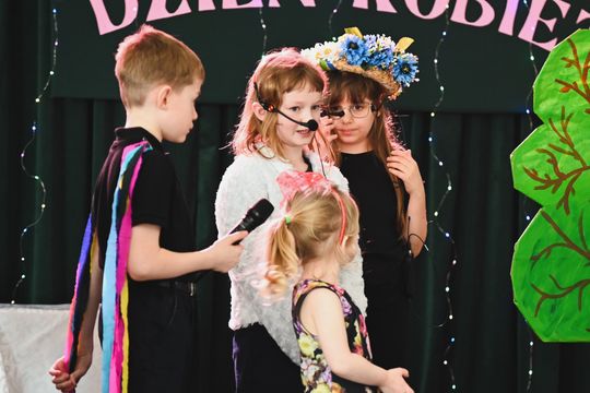 Gminny Dzień Kobiet w Kraśniczynie [GALERIA ZDJĘĆ] 