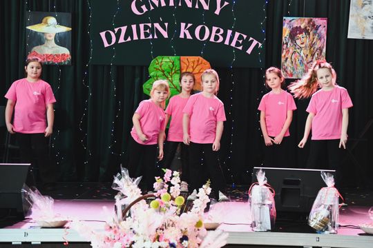 Gminny Dzień Kobiet w Kraśniczynie [GALERIA ZDJĘĆ] 