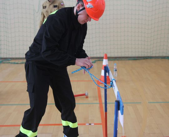 Pow. krasnostawski. Pierwsze Powiatowe Halowe Zawody MDP: 29 drużyn rywalizowało na torze przeszkód! [GALERIA ZDJĘĆ]