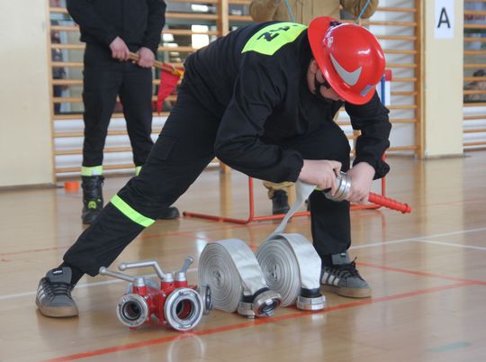 Pow. krasnostawski. Pierwsze Powiatowe Halowe Zawody MDP: 29 drużyn rywalizowało na torze przeszkód! [GALERIA ZDJĘĆ]