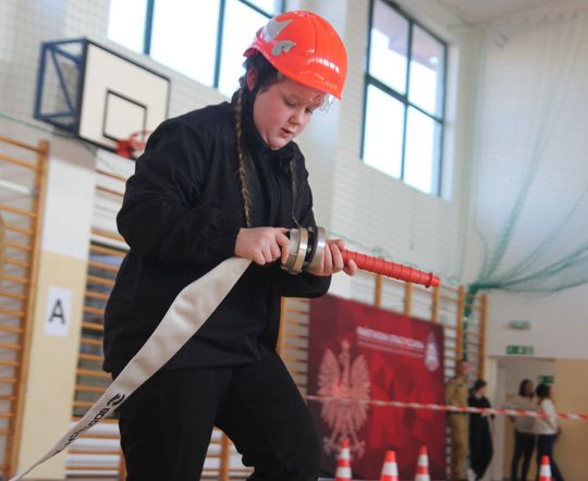 Pow. krasnostawski. Pierwsze Powiatowe Halowe Zawody MDP: 29 drużyn rywalizowało na torze przeszkód! [GALERIA ZDJĘĆ]