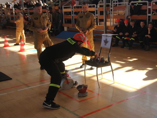 Pow. krasnostawski. Pierwsze Powiatowe Halowe Zawody MDP: 29 drużyn rywalizowało na torze przeszkód! [GALERIA ZDJĘĆ]