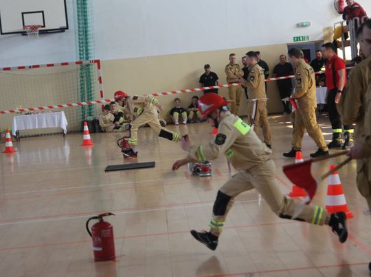 Pow. krasnostawski. Pierwsze Powiatowe Halowe Zawody MDP: 29 drużyn rywalizowało na torze przeszkód! [GALERIA ZDJĘĆ]