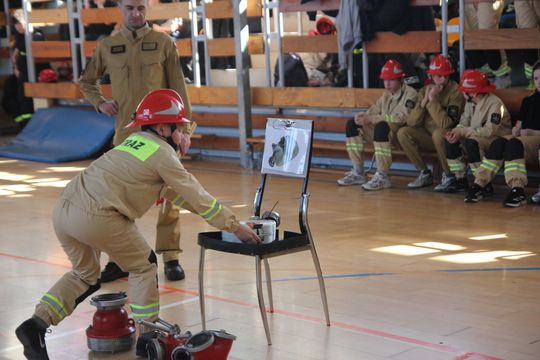 Pow. krasnostawski. Pierwsze Powiatowe Halowe Zawody MDP: 29 drużyn rywalizowało na torze przeszkód! [GALERIA ZDJĘĆ]