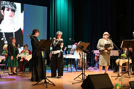 Krasnostawscy seniorzy znów zachwycili na scenie [GALERIA ZDJĘĆ] 