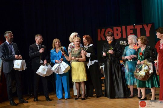 Krasnostawscy seniorzy znów zachwycili na scenie [GALERIA ZDJĘĆ] 