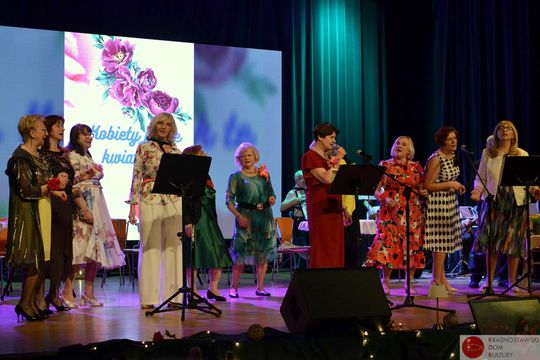 Krasnostawscy seniorzy znów zachwycili na scenie [GALERIA ZDJĘĆ] 