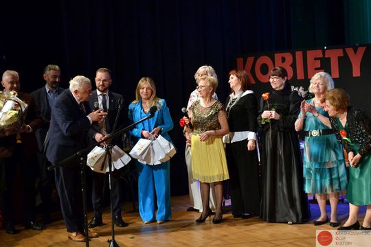 Krasnostawscy seniorzy znów zachwycili na scenie [GALERIA ZDJĘĆ] 