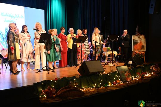 Krasnostawscy seniorzy znów zachwycili na scenie [GALERIA ZDJĘĆ] 
