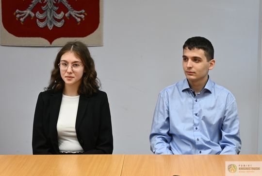 Pow. krasnostawski. Młodzież mówi o presji internetu. Spotkanie z laureatką Olimpiady Zdrowia PCK [GALERIA ZDJĘĆ]