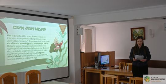 Pow. krasnostawski. Młodzież mówi o presji internetu. Spotkanie z laureatką Olimpiady Zdrowia PCK [GALERIA ZDJĘĆ]